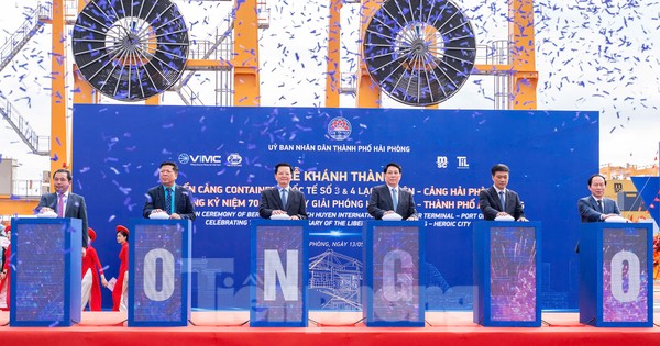 Chủ tịch nước bấm nút khánh thành 2 bến cảng nước sâu Lạch Huyện