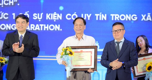Báo Tiền Phong nhận bằng khen của Bộ Văn hóa Thể thao và Du lịch