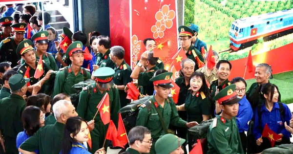 Đoàn quân tham gia diễu binh căng tràn sức trẻ