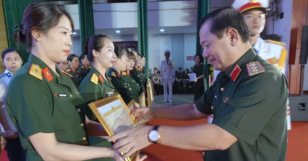 Bộ Quốc phòng vinh danh bóng hồng áo lính tài năng