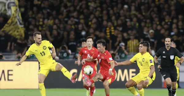 Nhìn lại trận thua của đội tuyển Việt Nam trước Malaysia: Ông Kim Sang-sik không thể tạo nên phép màu