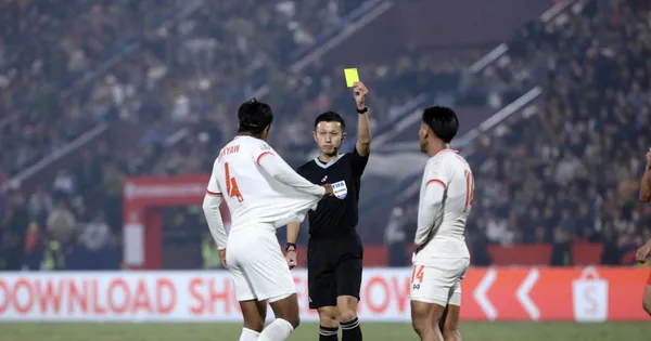 Lộ danh tính 2 trọng tài Nhật Bản được VPF thuê bắt cặp cầu 'đinh' vòng 25 V-League