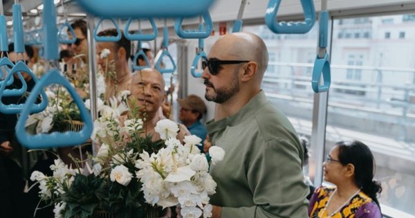 Chàng rể Tây mặc áo dài, đón dâu bằng tàu điện, xe buýt 2 tầng ở TPHCM
