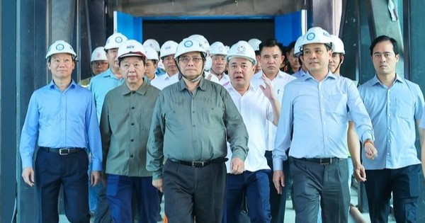 Bản tin 8H: Thủ tướng chủ trì lễ khởi công, khánh thành 80 công trình, dự án lớn kỷ niệm 50 năm Giải phóng miền Nam