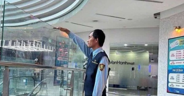 Bản tin 8H: Vạn Hạnh Mall ra thông báo khẩn sau loạt vụ tử vong do rơi lầu