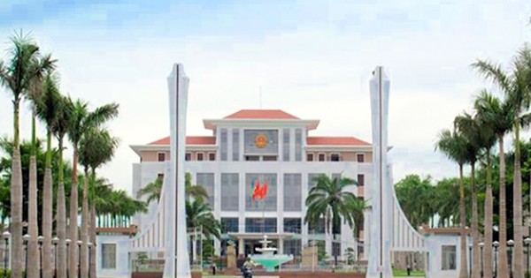 Bản tin 8H: Cán bộ ở Quảng Nam nghỉ hưu trước tuổi nhận hơn 3,2 tỷ đồng