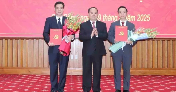 Bản tin 8H: Quyết định của Ban Bí thư về công tác cán bộ