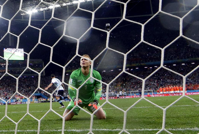 Vì sao Van Gaal không tung Krul vào bắt loạt đá luân lưu Cillessen tội nghiệp trong loạt sút phạt đền