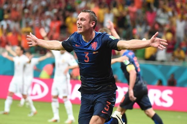 M.U cay đắng nhìn trò cưng Van Gaal gia nhập Lazio Stefan De Vrij là một trong những hậu vệ tài năng