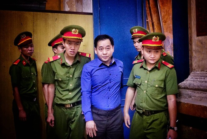 Vũ ‘nhôm’ đã ‘dắt tay’ bao nhiêu cán bộ tại Sài Gòn vào lao lý Vũ 'nhôm' đã 'dắt tay hàng loạt người ở sài Gòn vào lao lý. Ảnh: Tân Châu