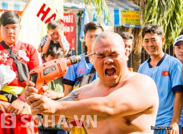 Xem bậc thầy kung-fu Việt Nam xác lập kỷ lục thế giới Xem bậc thầy kung-fu Việt Nam xác lập kỷ lục thế giới