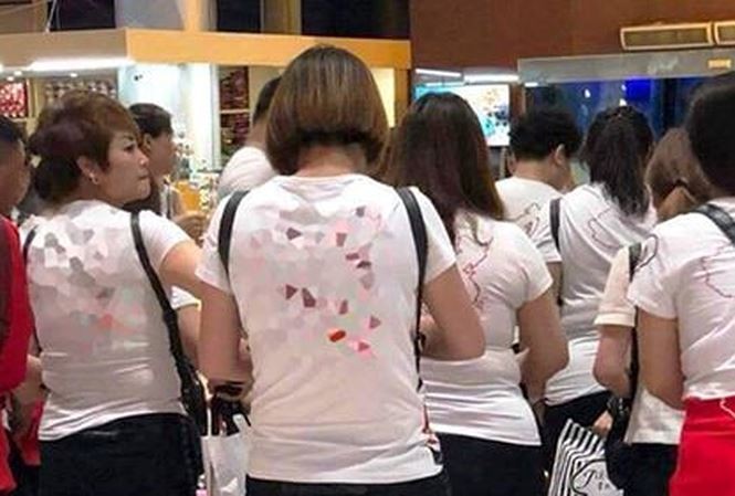 Việt Nam lên tiếng vụ du khách Trung Quốc mặc áo bản đồ 'lưỡi bò' Việt Nam lên tiếng vụ du khách Trung Quốc mặc áo bản đồ 'lưỡi bò'