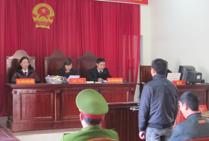 Mở lại phiên xử công an trấn gái mại dâm Không khí trang nghiêm khi HĐXX làm việc. Ảnh: Duy Chiến