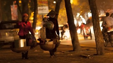 Co ro mưu sinh trong tiết trời “cắt da, cắt thịt” Mưu sinh trong đêm lạnh.