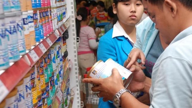 Kiểm tra ngay dấu hiệu các DN sữa liên kết tăng giá Kiểm tra ngay dấu hiệu các DN sữa liên kết tăng giá