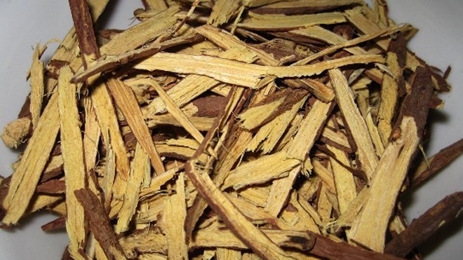 Cam thảo giải độc nhưng dễ gây độc Cam thảo giải độc nhưng dễ gây độc