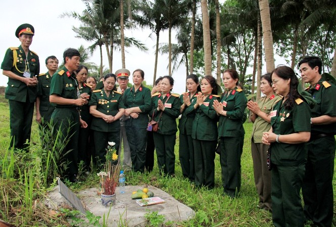 Trở lại Trường Sơn, nhớ những người đã khuất Trở lại Trường Sơn, nhớ những người đã khuất