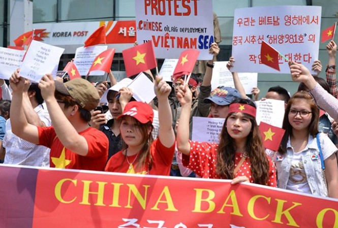 Người Việt ở Hàn Quốc xuống đường phản đối Trung Quốc Người Việt ở Hàn Quốc xuống đường phản đối Trung Quốc