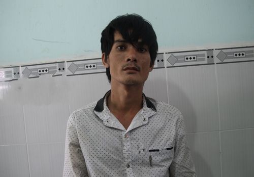 Con nghiện giả nhân viên văn phòng đi trộm Tên Thảo bị tạm giữ tại công an huyện Nhà Bè