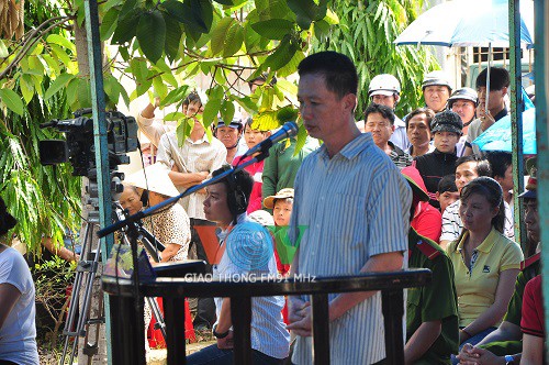 Kẻ đâm người tình của vợ lãnh án chung thân Bị cáo Trần Quang Minh trước vành móng ngựa.