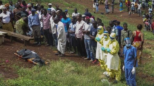 Đau xót cảnh nạn nhân Ebola rên xiết kêu cứu Đau xót cảnh nạn nhân Ebola rên xiết kêu cứu