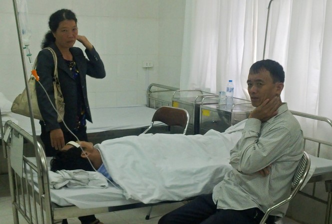 Nạn nhân kinh hoàng kể thời khắc '3 thanh sắt trên trời rơi xuống' Hiện sức khỏe của ông Phong đang hồi phục. Ảnh: Thanh Hà.