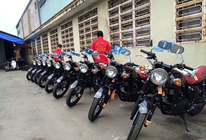 Môtô 250 phân khối Kawasaki dáng cổ điển về Hà Nội Loạt xe Kawasaki Estrella 250 được đưa về Hà Nội. Ảnh: M.T.