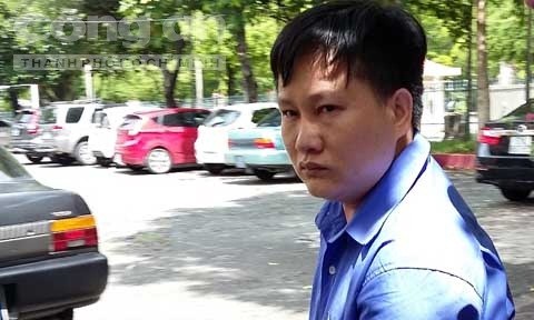 Gã trai chạy xe ba gác bấm huyệt, hiếp dâm bé gái 8 tuổi "Yêu râu xanh" vào tù vì xâm hại bé gái 8 tuổi - Ảnh: Kim Ngân.