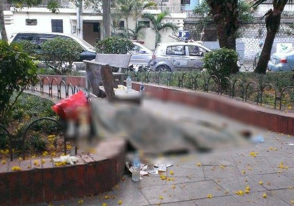 Hà Nội: Cụ già tử vong trong chiều oi bức Thi thể cụ bà được người dân phát hiện.
