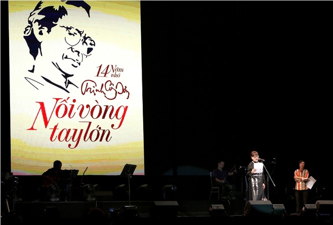 '14 năm nhớ Trịnh Công Sơn' thu hút hàng ngàn người Thủ đô '14 năm nhớ Trịnh Công Sơn' thu hút hàng ngàn người Thủ đô