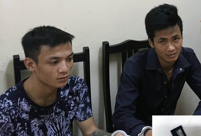 Mang ma túy đá dạo phố gặp đúng... 141 Hai đối tượng cùng tang vật.