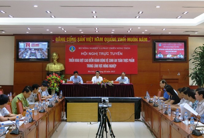Nhức nhối doanh nghiệp sử dụng chất cấm, độc hại Chất cấm, kháng sinh trong chăn nuôi, thủy sản… vẫn là mối lo được bàn nhiều tại Hội nghị chiều 19/10 do Phó Thủ tướng Vũ Đức Đam chủ trì. Ảnh: Văn Long.