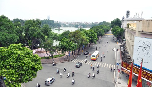 Hà Nội muốn xây 'đại lộ danh vọng' bên hồ Gươm Tuyến đường Đinh Tiên Hoàng. Ảnh: Tạp chí Tuyên giáo