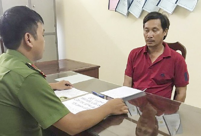 Bắt đối tượng giết người trốn truy nã 25 năm Đối tượng Bao tại cơ quan công an. Ảnh: CA tỉnh Ninh Bình