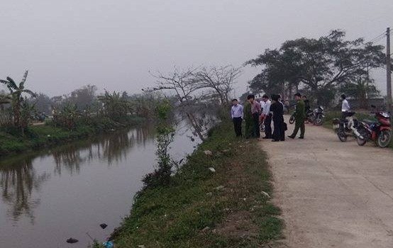 Phát hiện thi thể bé trai sơ sinh dưới mương nước Khu vực phát hiện thi thể bé trai. Ảnh: Facebook Gia Đạt.