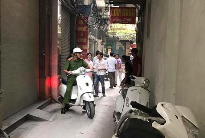 Hà Nội: Hoảng hồn phát hiện cô gái treo cổ trong phòng trọ Hiện trường vụ việc. Ảnh: GB