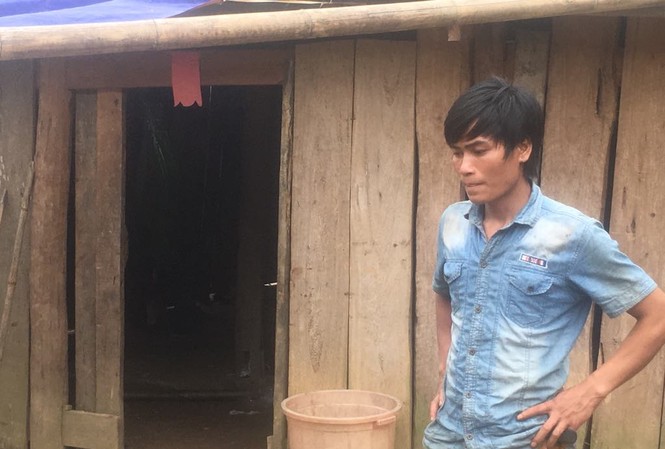 Thảm án Cao Bằng: 'Tôi như điên dại khi hay tin hai con bị giết!' Anh Long buồn bã chia sẻ câu chuyện. Ảnh: Thanh Hà.