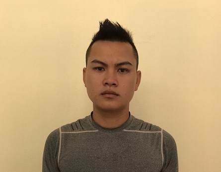 Bắt 1 đồng phạm trong vụ sát hại hai bố con ở Hưng Yên Đối tượng Sơn tại cơ quan điều tra. Ảnh Công an Hưng Yên.
