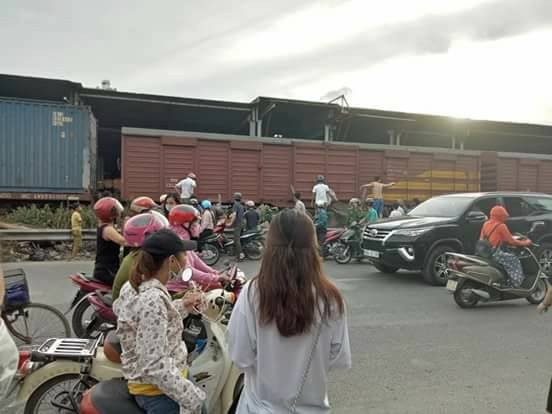 Tàu hỏa va chạm với xe máy, một thanh niên tử vong Hiện trường vụ việc. Ảnh CTV.