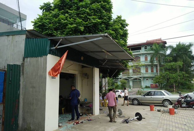 Nghi vấn nhóm người nổ súng, cầm hung khí truy sát do mâu thuẫn Ngôi nhà nơi xảy ra sự việc.