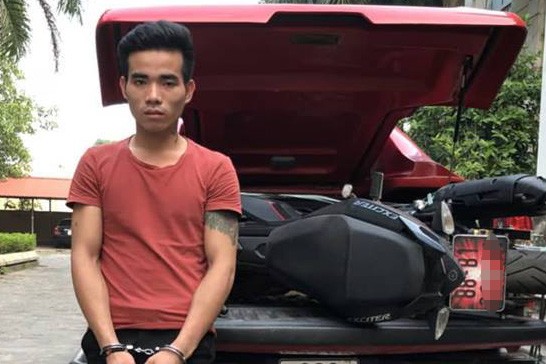 Vụ thi thể trơ xương ở Vĩnh Phúc: Khởi tố một bị can Đối tượng Dư và chiếc xe máy tang vật của vụ án tại cơ quan điều tra.