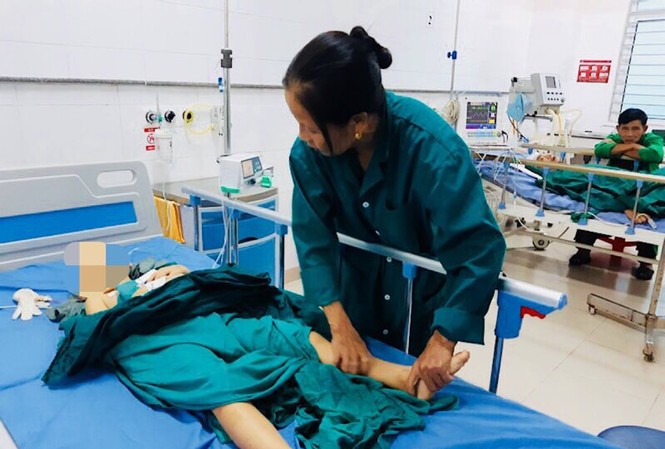 Nạn nhân trong vụ thảm án tại Thái Nguyên qua cơn nguy kịch Cháu Nhân đang được điều trị trong bệnh viện.