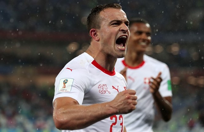 Xhaka, Shaqiri giúp Thụy Sĩ ngược dòng hạ Serbia Xhaka, Shaqiri giúp Thụy Sĩ ngược dòng hạ Serbia