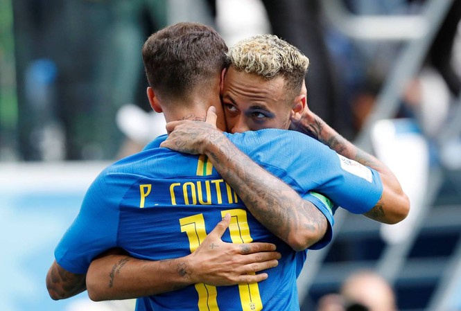Coutinho, Neymar ghi bàn muộn, Brazil giành trọn ba điểm Coutinho, Neymar ghi bàn muộn, Brazil giành trọn ba điểm