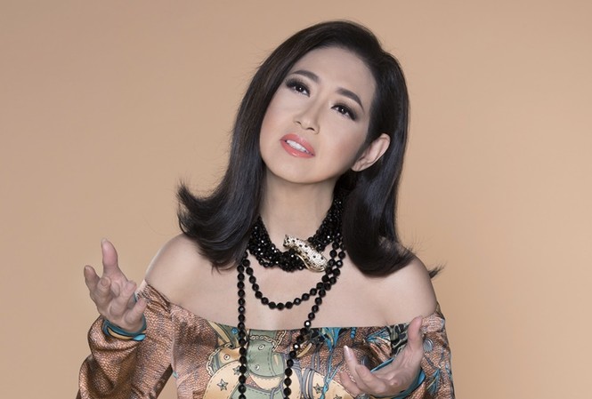 Danh ca Ý Lan chia sẻ về nụ hôn đầu khi 16 tuổi Danh ca Ý Lan.