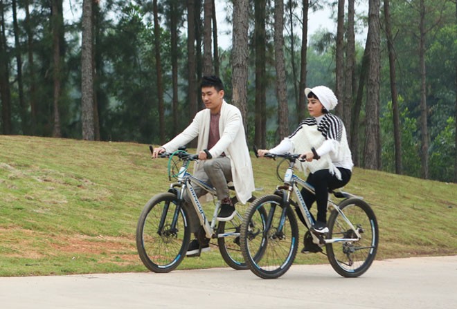 Kiều Minh Tuấn ngọt ngào chăm sóc Cát Phượng khiến ai cũng ghen tỵ Kiều Minh Tuấn ngọt ngào chăm sóc Cát Phượng khiến ai cũng ghen tỵ