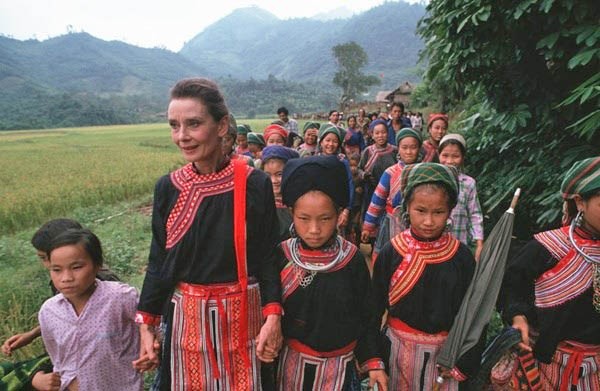 Hình ảnh xúc động của nữ minh tinh Audrey Hepburn khi đến Việt Nam Hình ảnh xúc động của nữ minh tinh Audrey Hepburn khi đến Việt Nam