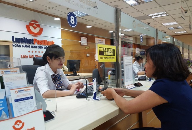 Không có chuyện LienVietPostBank sáp nhập với Sacombank Ngày 5/10 , Ngân hàng Bưu điện Liên Việt niêm yết cổ phiếu trên sàn chứng khoán Upcom