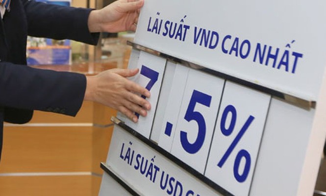 Ngân hàng đồng loạt tính lãi suất theo cách mới Các ngân hàng sẽ thống nhất cách tính lãi gửi và vay thay vì mỗi nơi một kiểu. Ảnh minh họa