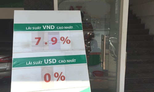 Thanh khoản dồi dào, sao nhiều ngân hàng vẫn tăng lãi suất tiền gửi ? Thanh khoản dồi dào, sao nhiều ngân hàng vẫn tăng lãi suất tiền gửi ?